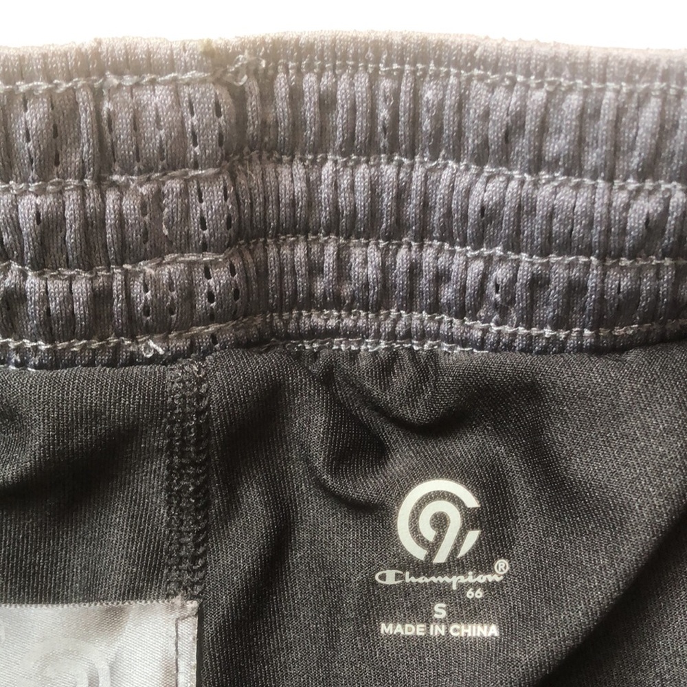 CHAMPION • 4 Item Athletic Wear Bundle Leggings & Running Shorts - Picture 4 of 16
